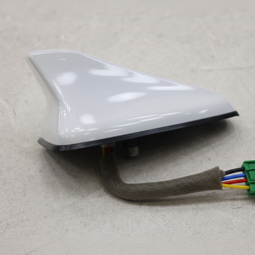 Roof Shark Fin Antenna - Middle Detail 1