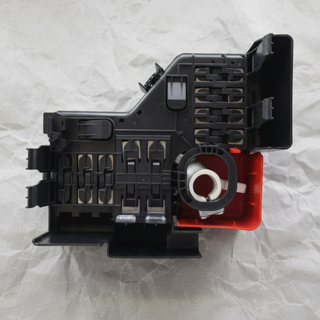 2018-2024 Buick Chevrolet Enclave Traverse Battery Fuse Breaker Block 3.6L OEM