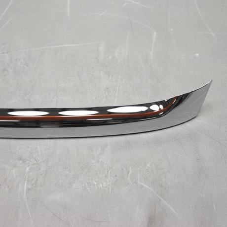 2018-2020 Volkswagen Atlas Genuine OEM Passenger Side Headlight Trim - Middle Detail