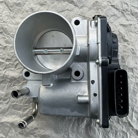 2018-2025 Nissan Kicks Versa Genuine OEM 1.6L L4 Gas Throttle Body - Middle Detail