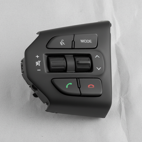 2015-2018 Kia Sedona Steering Wheel Audio Control Switch - Middle Detail