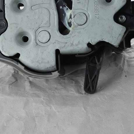 2020-2022 Ford F-250 F-350 F-450 F-550 OEM Driver Side Front Door Lock Actuator - Bottom Detail