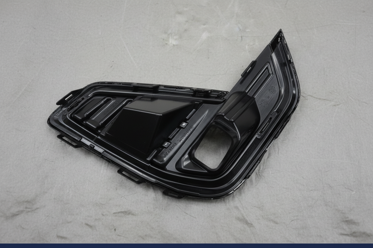 2020-2023 GMC Acadia Passenger Side Fog Lamp Bezel SLE SLT Genuine OEM