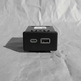 2021-2025 Tahoe Yukon Center Console USB Port Genuine OEM Macro Crop
