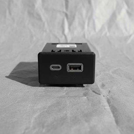 2021-2025 Tahoe Yukon Center Console USB Port Genuine OEM Macro Crop