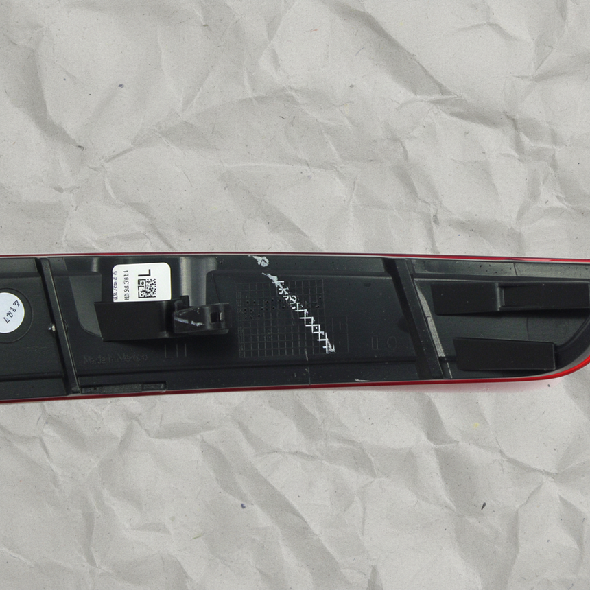 2015-18 Volkswagen Jetta OEM Driver Rear Bumper Reflector Marker