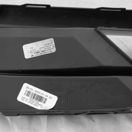 Volkswagen Tiguan Bumper Trim Middle Detail 2