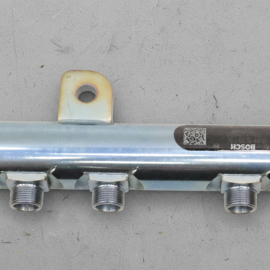 OEM Mopar Fuel Injector Rail Passenger Side 3.0L Diesel - Macro Top 1