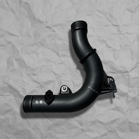 2015-2025 Volkswagen Jetta GTI Tiguan Golf OEM Right Intercooler Hose
