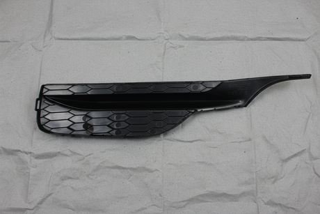 2016-2017 Honda Accord 4dr LX Passenger Front Fog Light Cover OEM