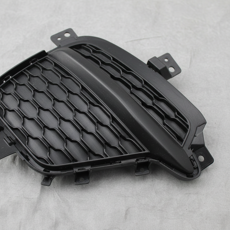 2022-2026 Jeep Grand Cherokee Fog Lamp Cover Passenger Side Genuine OEM - Middle Detail