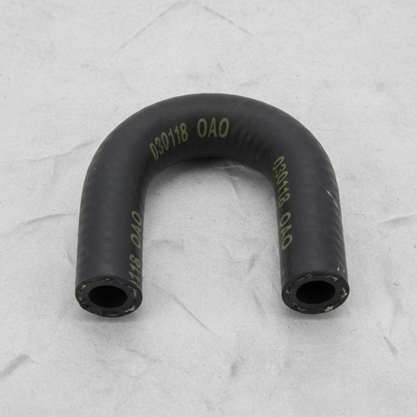 2004-17 Nissan Titan Armada NV2500 NV3500 OEM Throttle Body Cooling Inlet Hose Macro Crop
