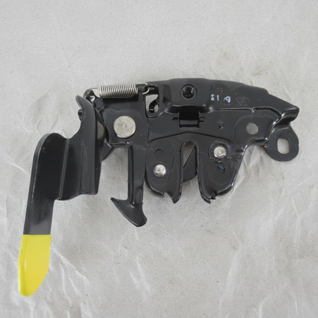 2013-2019 Nissan Sentra Genuine OEM Hood Lock Latch - Middle Macro Crop