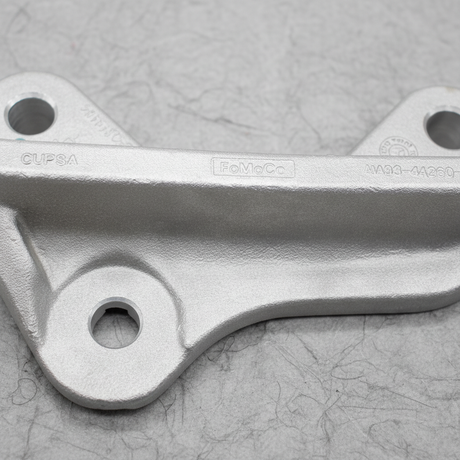 Ford Flex Lincoln MKT Differential Bracket Middle Detail