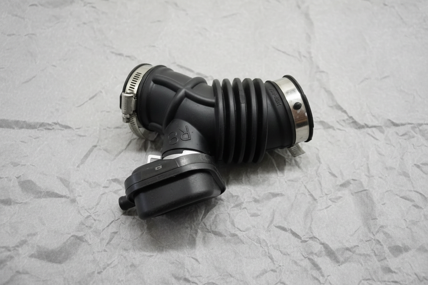2018-2019 Nissan Kicks 1.6L Engine Air Intake Hose - Full View