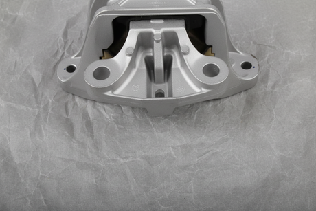 2018-2024 Chevrolet Equinox/GMC Terrain FWD 1.5L Motor Mount Genuine OEM