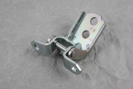 Front Door Hinge - Middle Section Detail