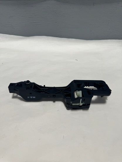 82655-1U100 Kia 2011-2015 Sorento Front Driver Door Handle Base Non Smart Key