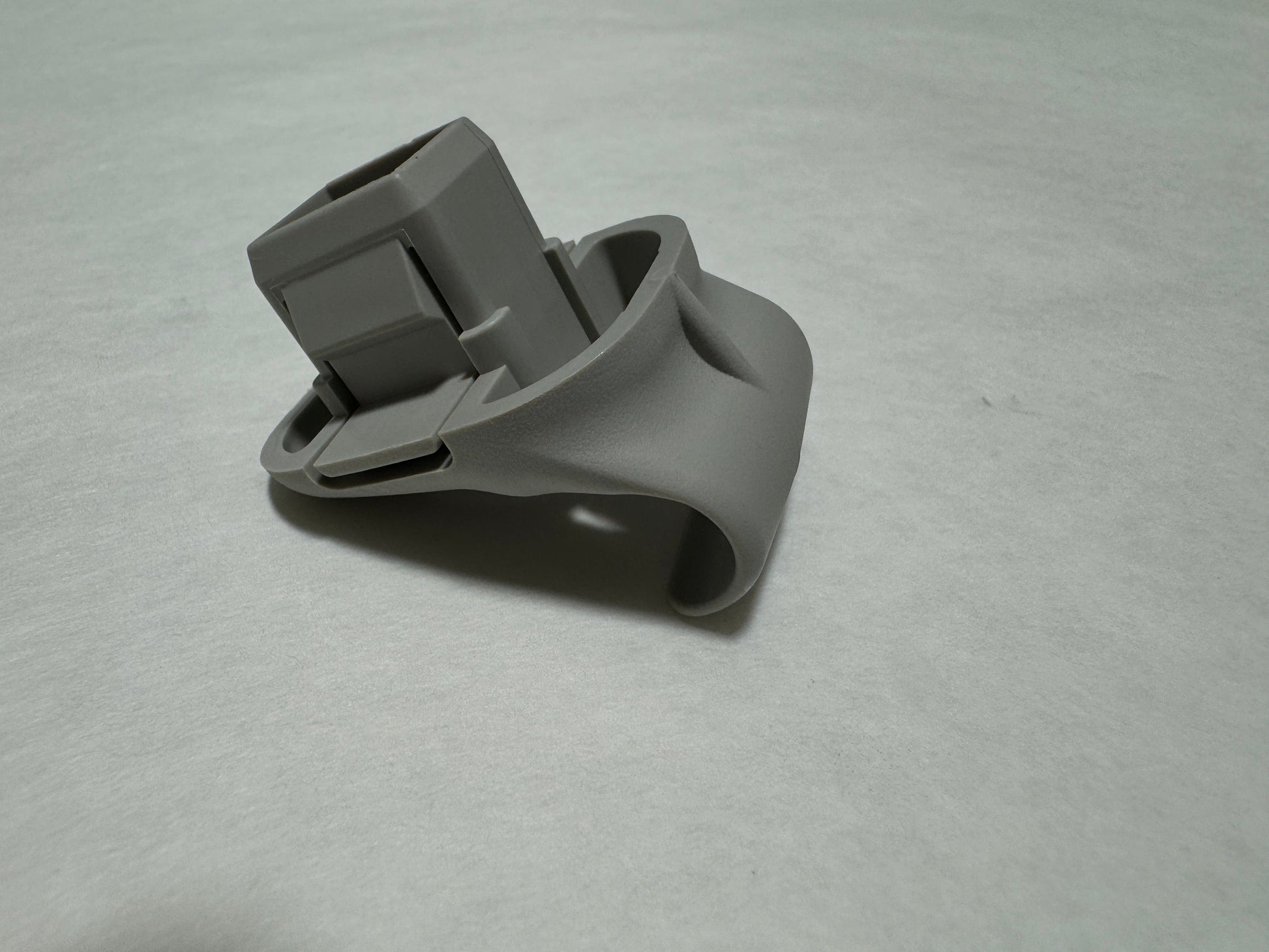 LC62-69-261B-75-G14 Mazda 2 / 3/  5 / CX-9 CX-7 Gray Sun Visor Clip Holder Fits Either Side