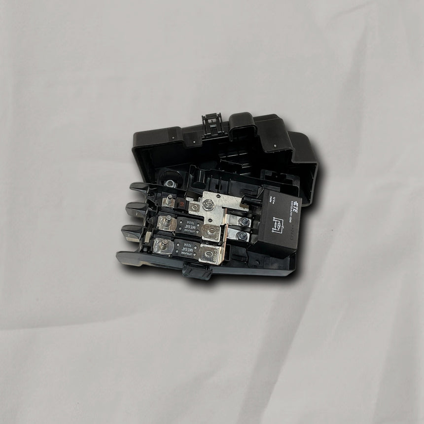 2021-2024 Tahoe Yukon Escalade Battery Distribution Fuse Block OEM