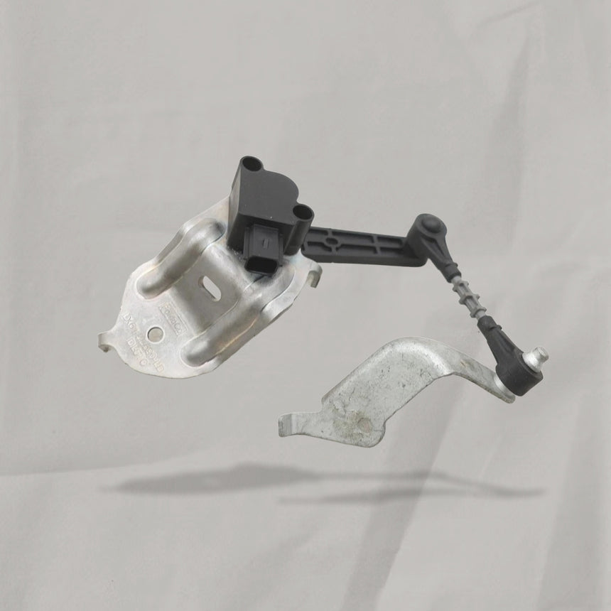 2020-2025 Lincoln Corsair Driver Side Rear Bracket And Lever Assembly OEM