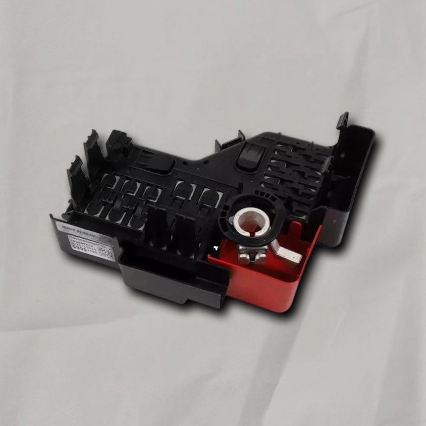 2018 Chevy Traverse 2.0L Under Hood Battery Fuse Block OEM