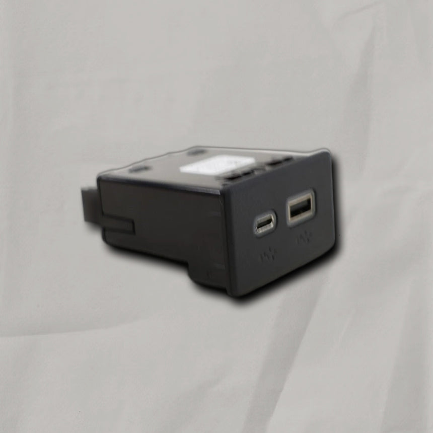 2021-2022 Buick Envision USB & USB-C Port Receptacle OEM