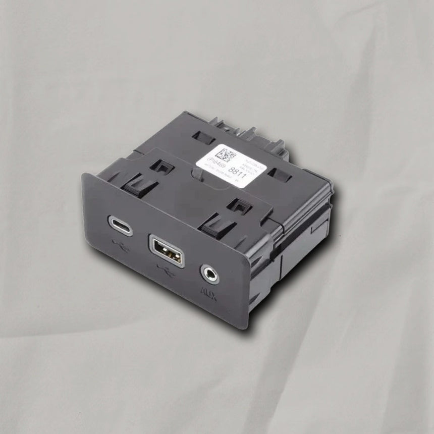 2020-2024 GMC Terrain USB Port Upper w/ Park Assist OEM