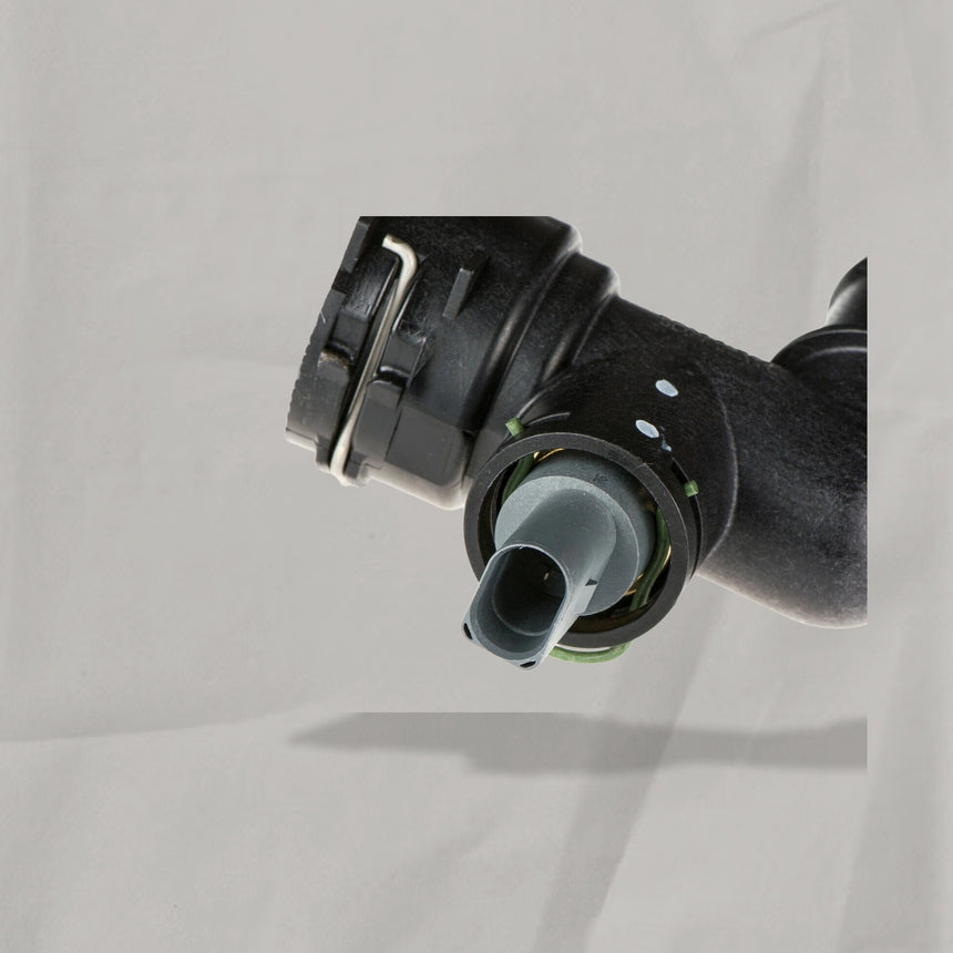 2019-2022 VW Beetle Jetta Passat Passenger Side Front Lower Radiator Coolant Hose Coupling OEM