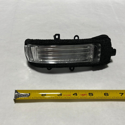 81730-52071-E17 Sienna Rav4 Tacoma Passenger Side Mirror Turn Signal Lamp