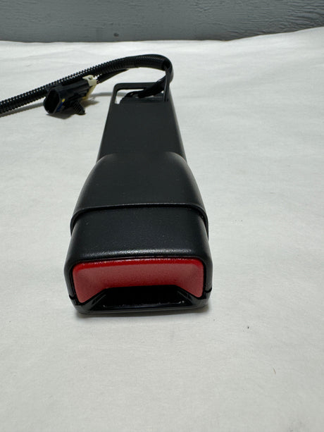 19121541 Silverado Sierra Tahoe Yukon Passenger Side Seat Belt Buckle OEM