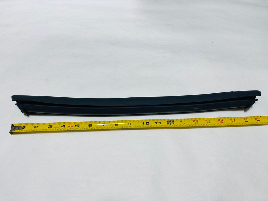 CL-4R3Z-7651564-A-C29 2006-2014 Ford Mustang Convertible Upper Center Weatherstrip Seal Genuine New