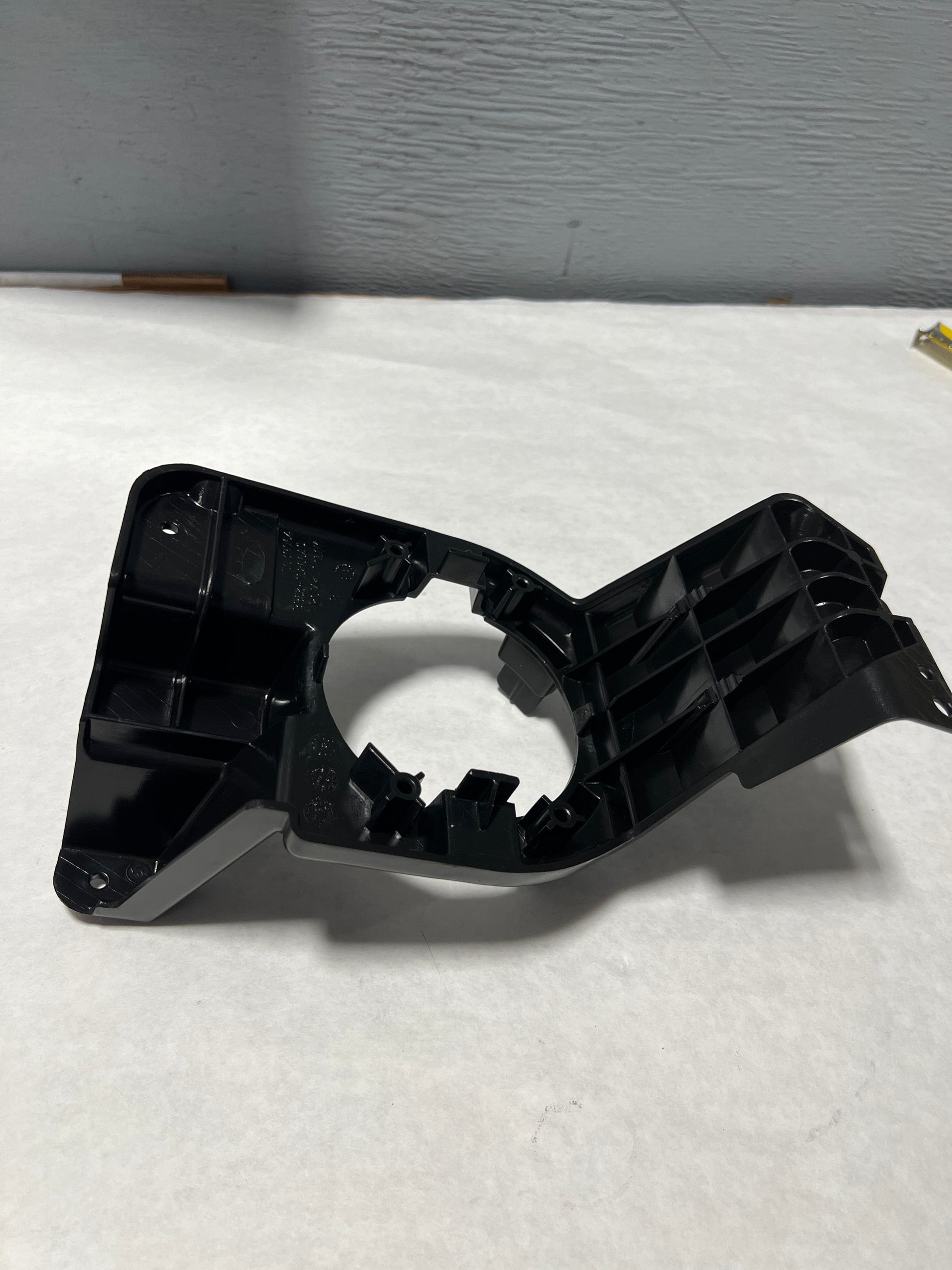 CL-0323-BB5Z-15266-A-H13 2012-2015 Ford Explorer Passenger Side Fog Light Mount Bracket Genuine New