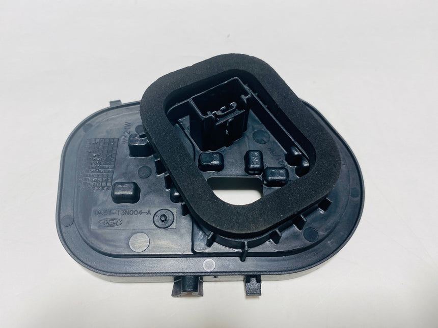 2013-2015 Ford C-Max Driver Side Tail Light Lamp Bulb Holder Socket