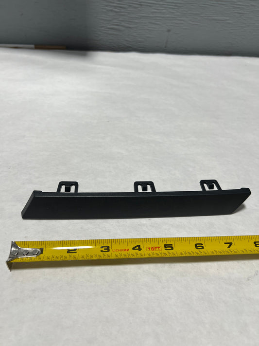 CL-0323-22751349-H22 2013-2017 Cadillac XTS Passenger Side Rear Bumper Filler Panel Insert Genuine New