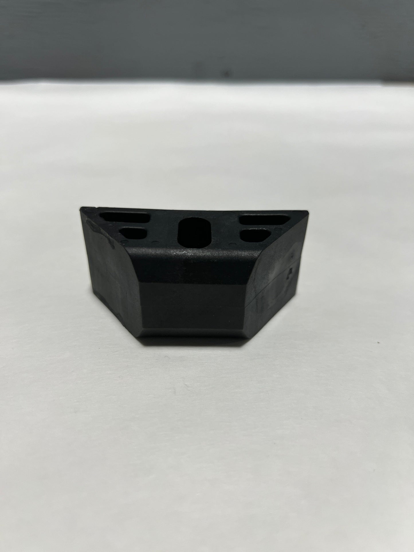 CL-84109393-J2 2013-2018 Cadillac ATS Battery Hold Down Retainer Genuine New 84109393