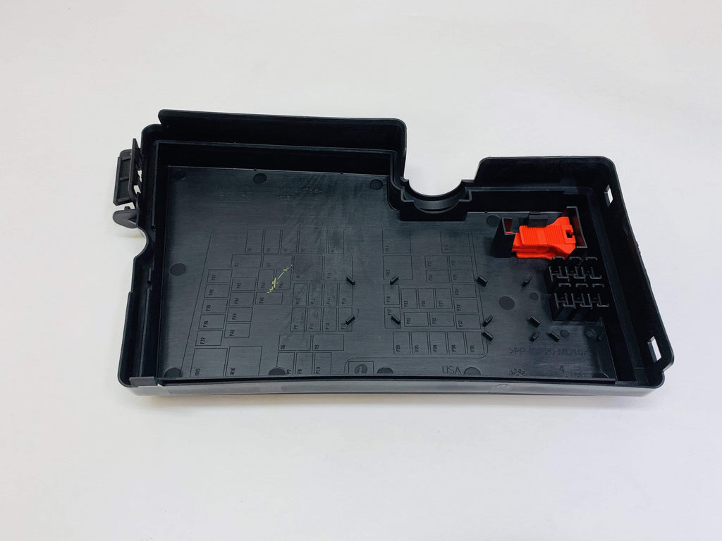 AV6Z-14A003-AA-B3 2013-2019 Ford Escape Lincoln MKC Fuse Junction Box Cover