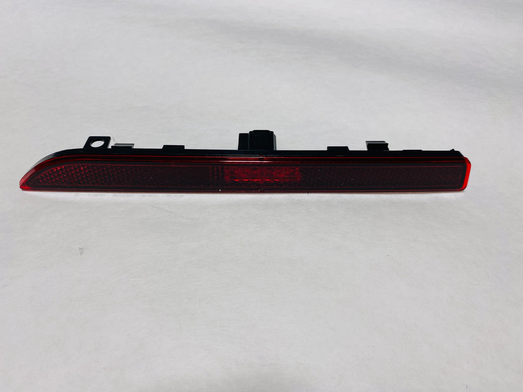 CL-DP5Z-15A201-A-H19 2013-2020 Lincoln MKZ Driver Side Rear Bumper Red Reflector Side Marker