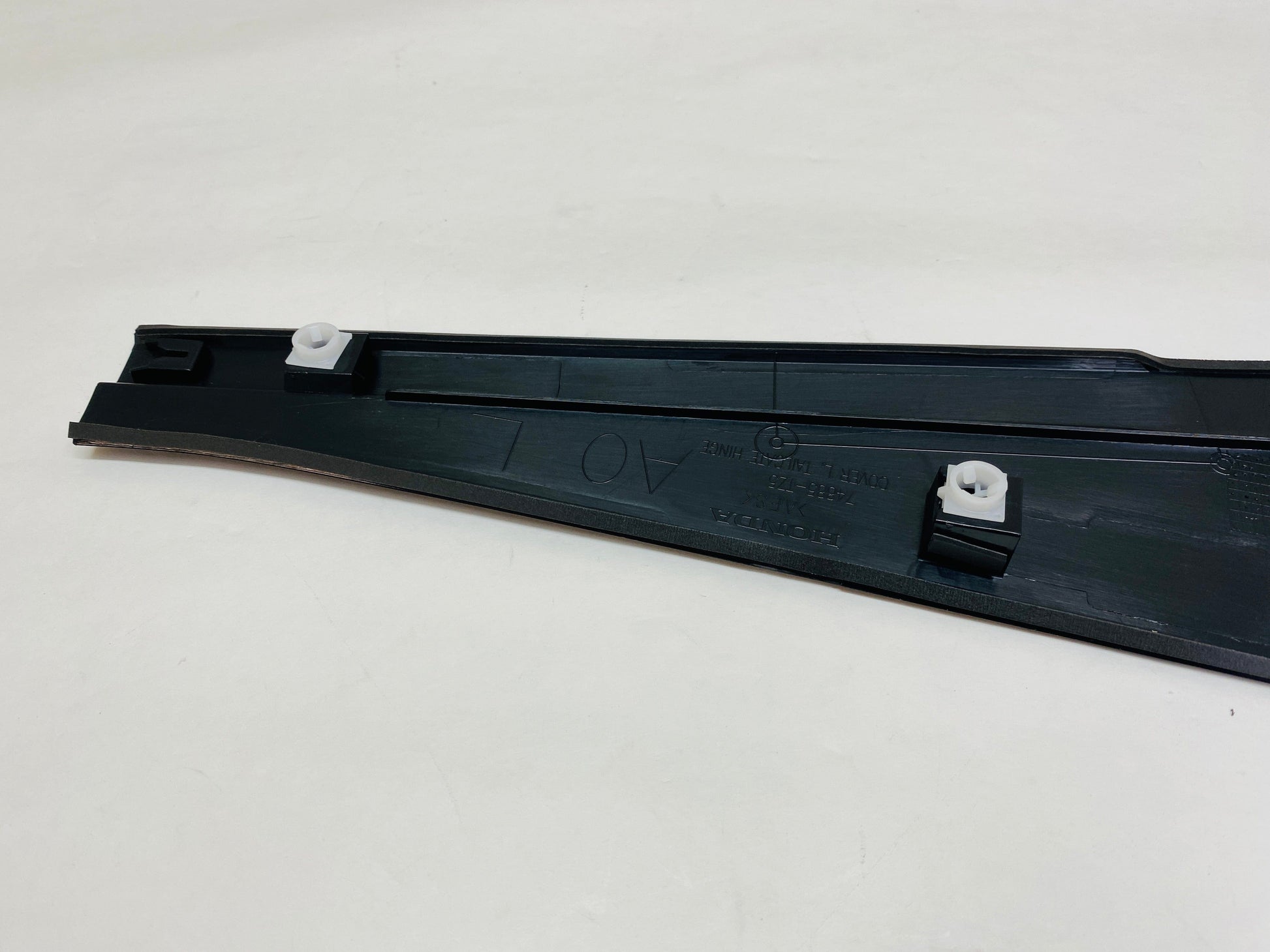 CL-74885-TZ5-A00 2014-2020 Acura MDX Driver Side Tailgate Hinge Cover Genuine New