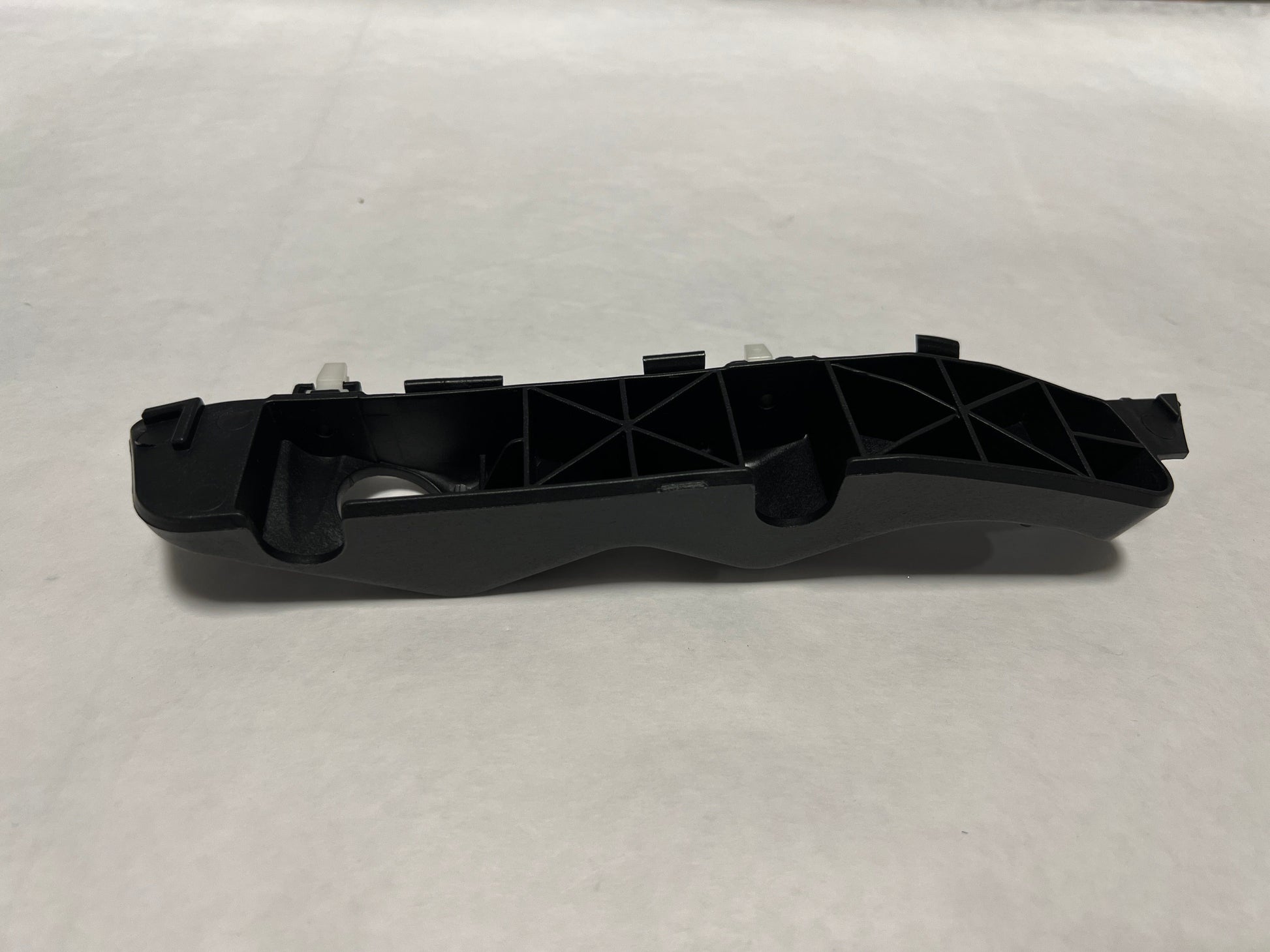 86513-A9000-H8 2015-2021 Kia Sedona Driver Side Front Bumper Bracket Genuine New