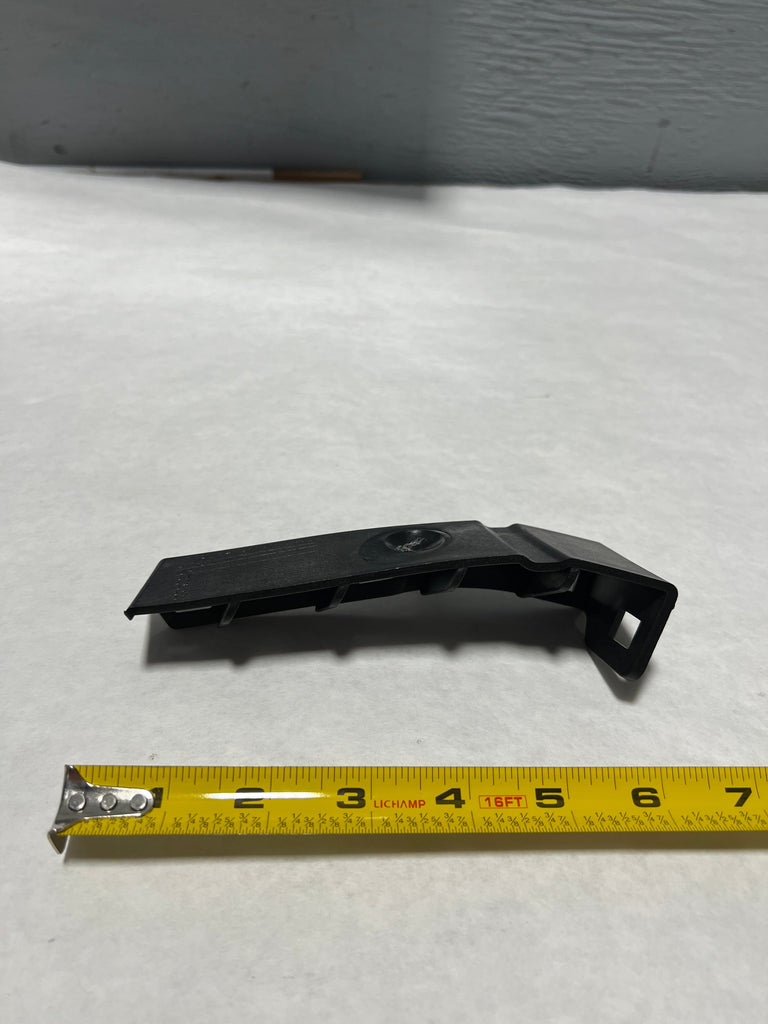 CL-0323-84867111-H22 2015-2022 GMC Canyon Driver Side Lower Bumper Cover Bracket Genuine New