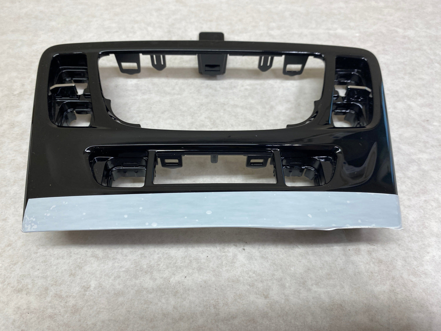 CL-0323-42457912-C24 2017-2022 Buick Encore A/C Heater Control Dash Bezel Trim Piano Black Genuine New