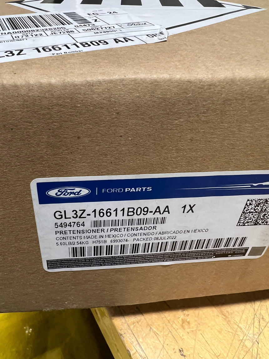 2017 Ford F-150 Crew Cab Driver Seat Belt Retractor Gray