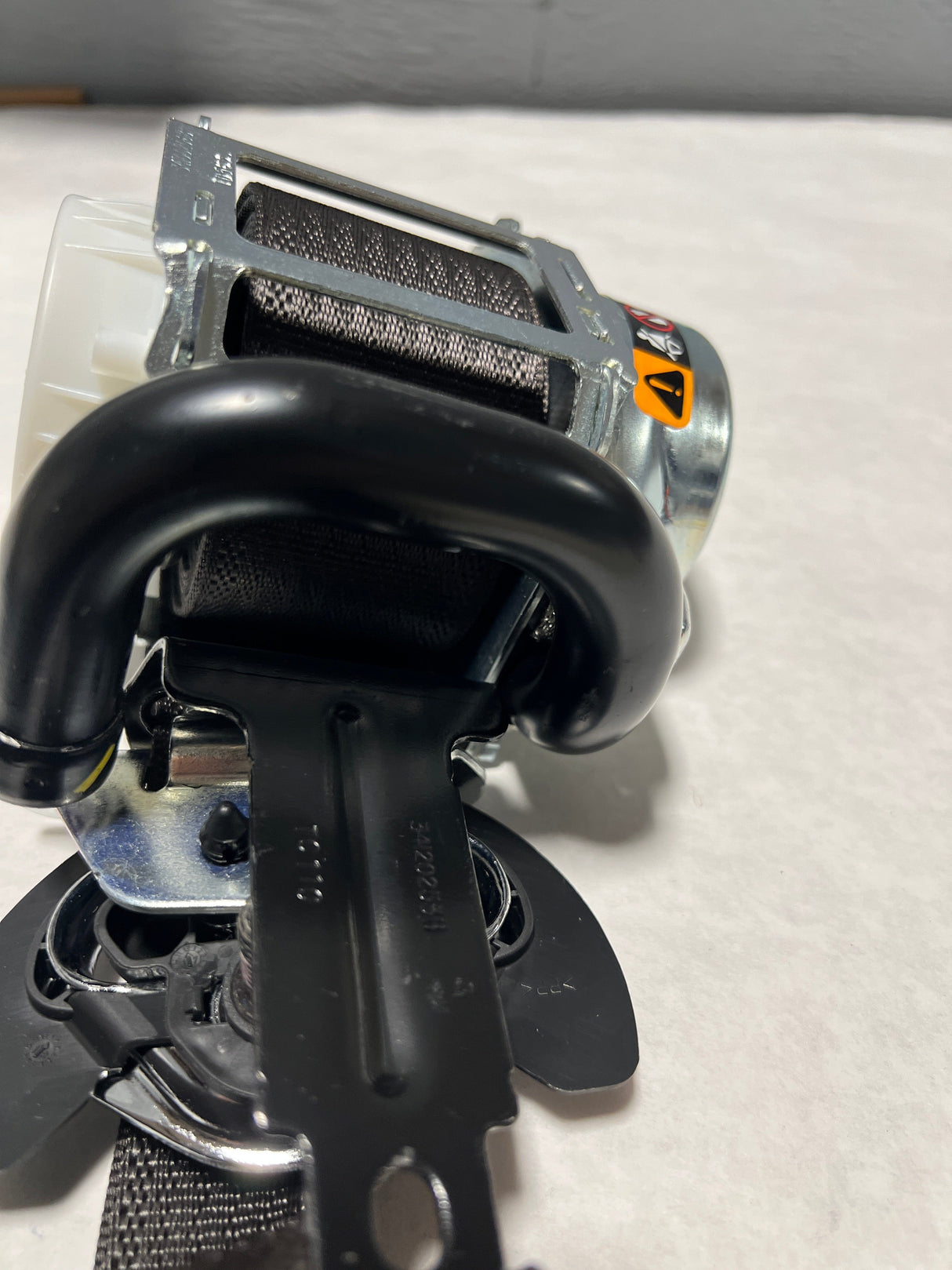 CL-0323-84493991-H22 2018-2019 Silverado or Sierra 2500 3500 Front Driver Seat Belt Retractor Cocoa Color