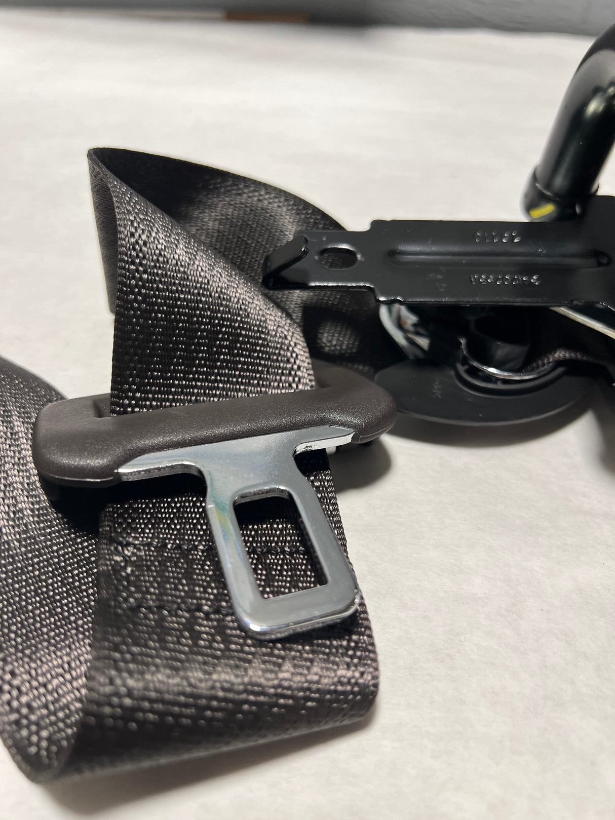 CL-0323-19356079-H22 2018-2019 Silverado or Sierra 2500 3500 Front Driver Seat Belt Retractor Cocoa Color