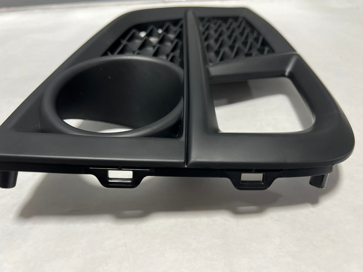 2018-2020 HONDA ODYSSEY FRONT BUMPER COVER OEM 71101-THR-A000 2018-2020 HONDA ODYSSEY FRONT BUMPER COVER OEM 71101-THR-A000