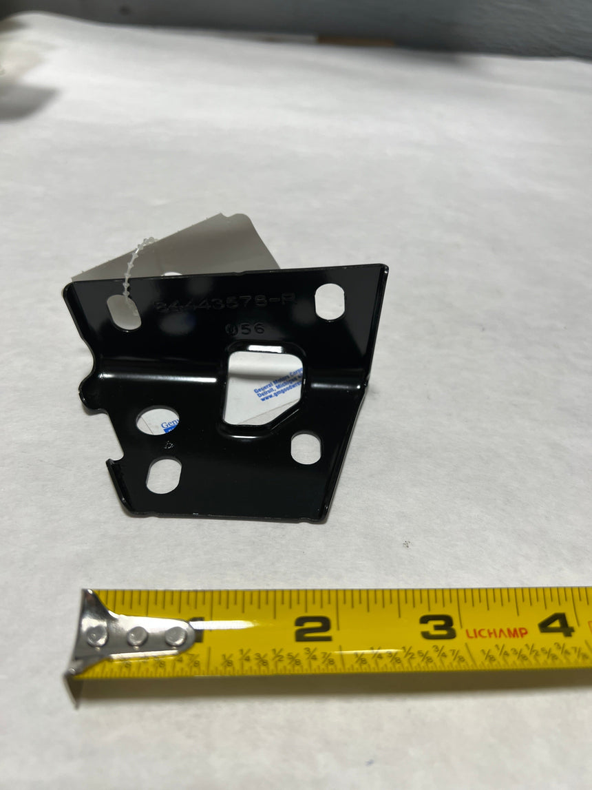 2018-2021 Chevrolet Traverse Front Passenger Side Fender Front Bracket