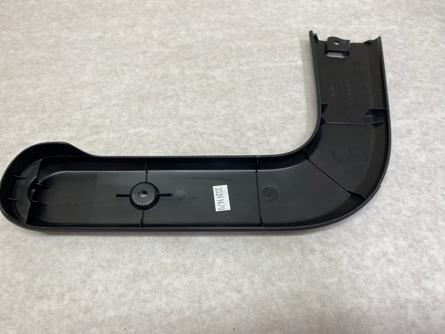 CL-0323-84389848-C24 2019-2022 GMC Acadia 2nd Row Passenger Side captain seat Hinge cover inboard upper black 40% side