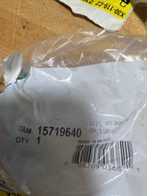 Load image into Gallery viewer, CL-0323-15719640-H22 Brand New Genuine GM Fuel Tank Vent Valve - GM (15719640)